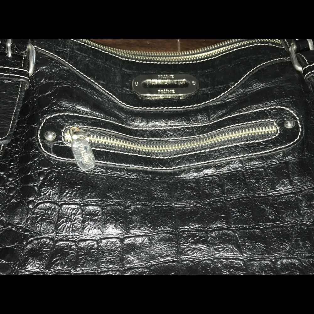 Prune- black bag,